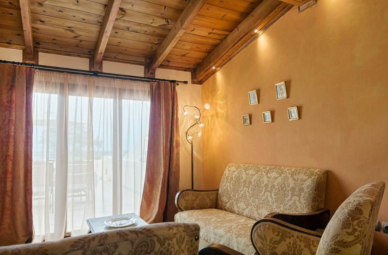 Elois Suites レティムノ エクステリア 写真